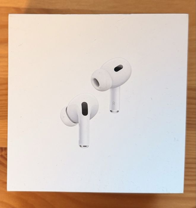 Apple AirPods Pro (2-ро поколение) с MagSafe кейс (USB-C)