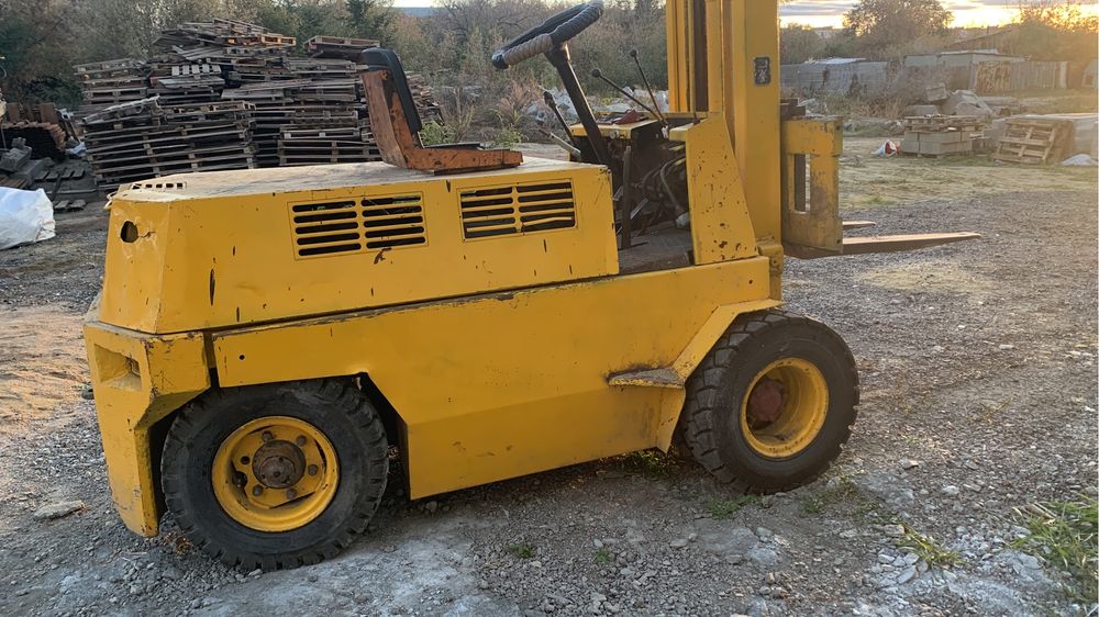 Продам вилочный погрузчик Балканкар