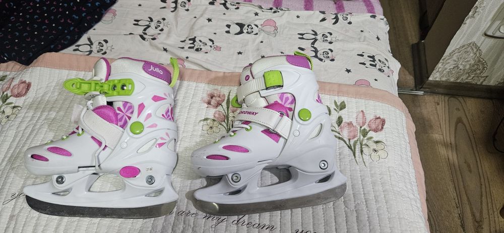 Продам коньки для девочки