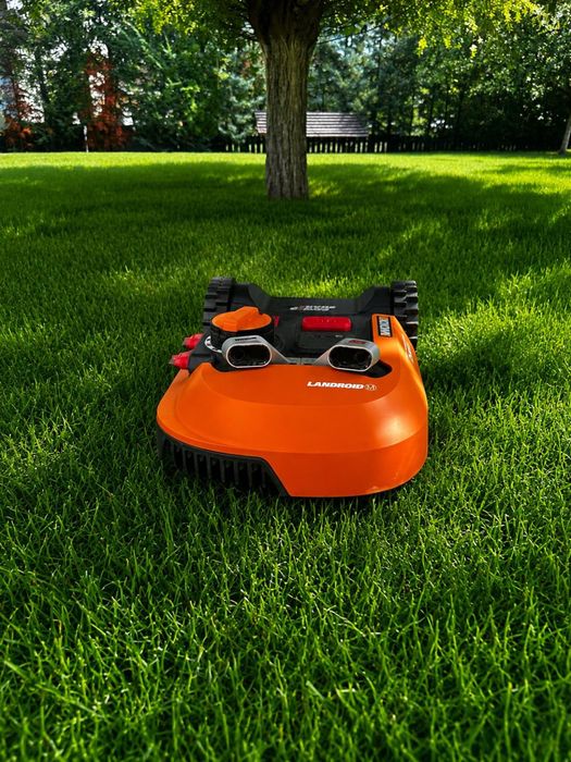 Robot de tuns iarba