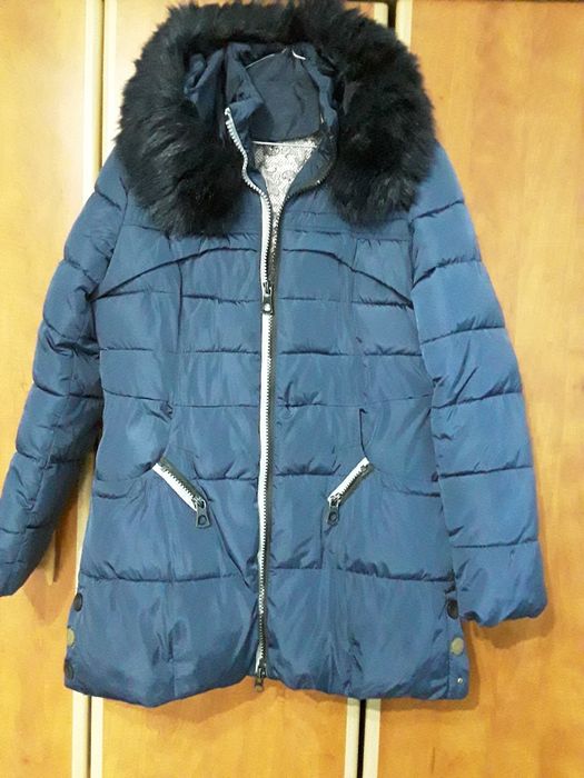 Vând Geacă Damă cu Glugă si Blăniță Mărimea L