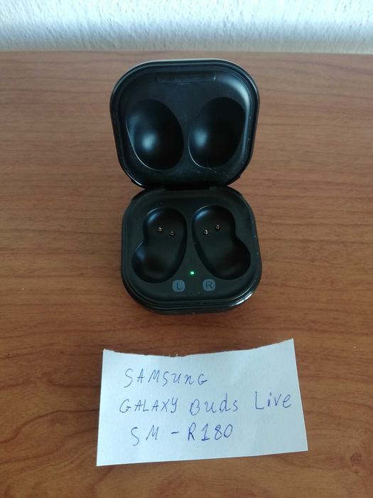 Samsung Galaxy Buds Live заряден кейс