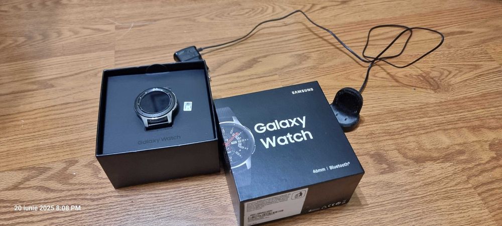 Samsung Galaxy Watch 46mm Silver Bluetooth + cutie + încărcător