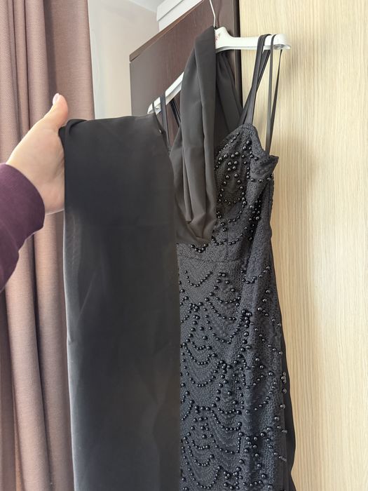 Rochie neagra cu perle