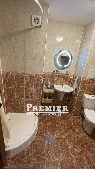 Предлагаме за продажба  тристаен апартамент в района на Чолакова чешма