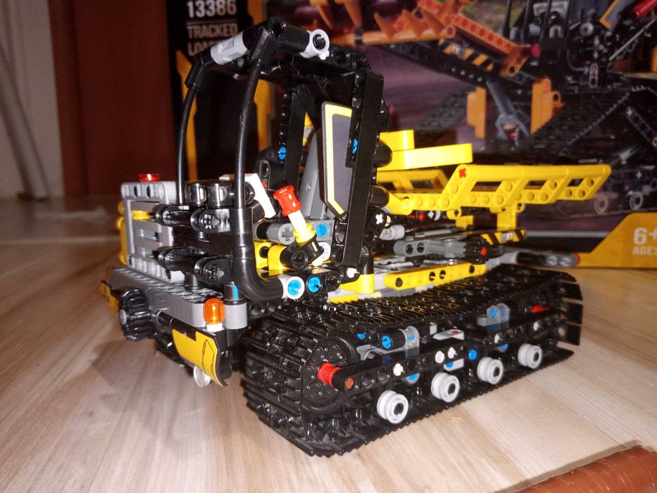 Конструктор MecFactor. Tracked Loader. Лего