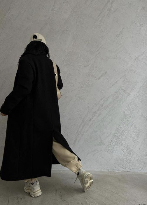 Женское черное пальто