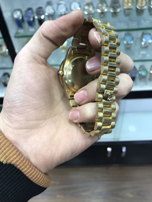 Rolex soati sotiladi