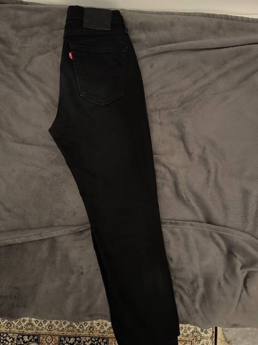 Джинсы Levi's прямого кроя. Оригинал.