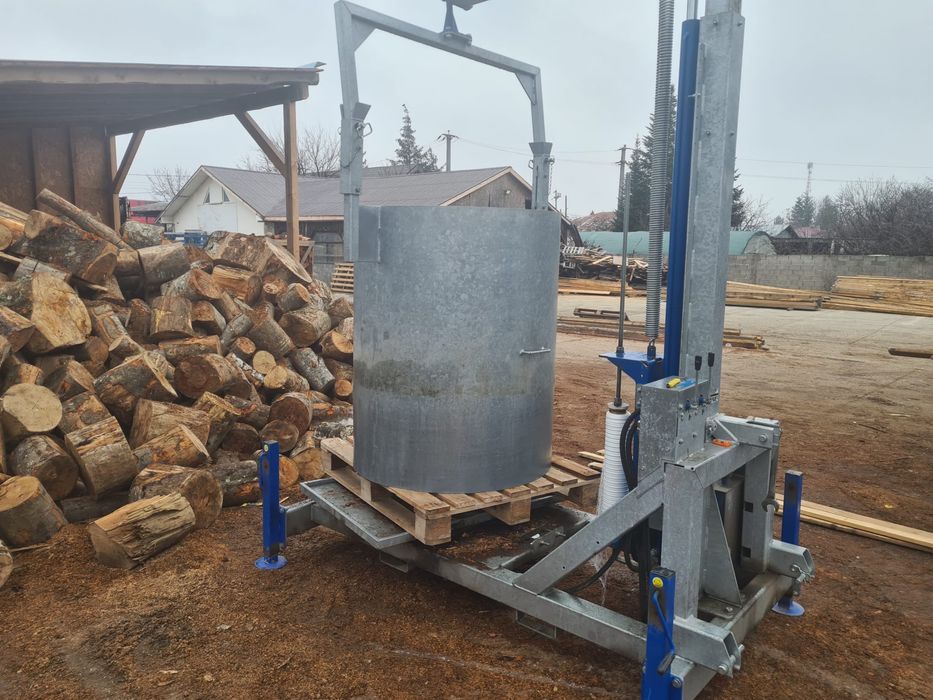 Utilaj pentru ambalat lemne de foc