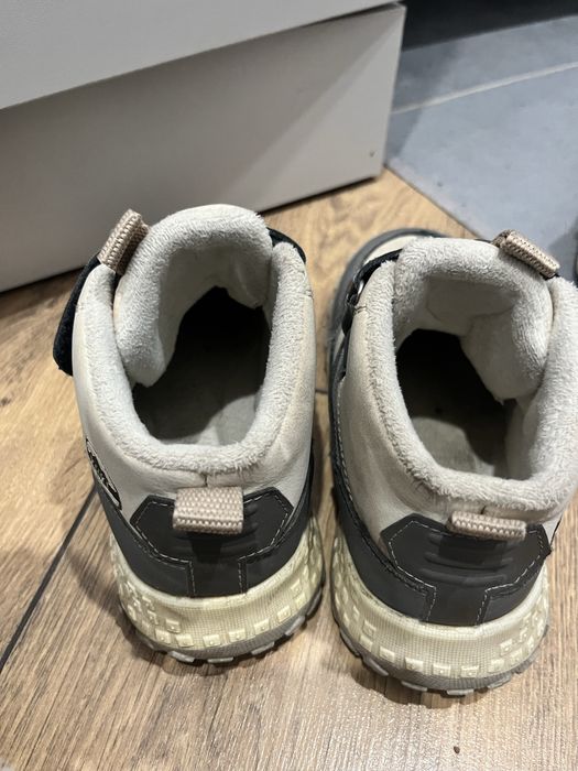 На девочку 30 размер 1ооотг