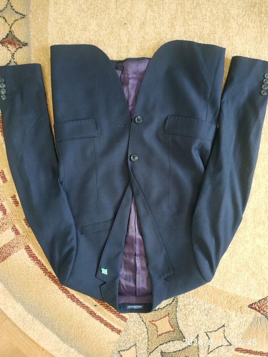 .Продам костюм для подростка