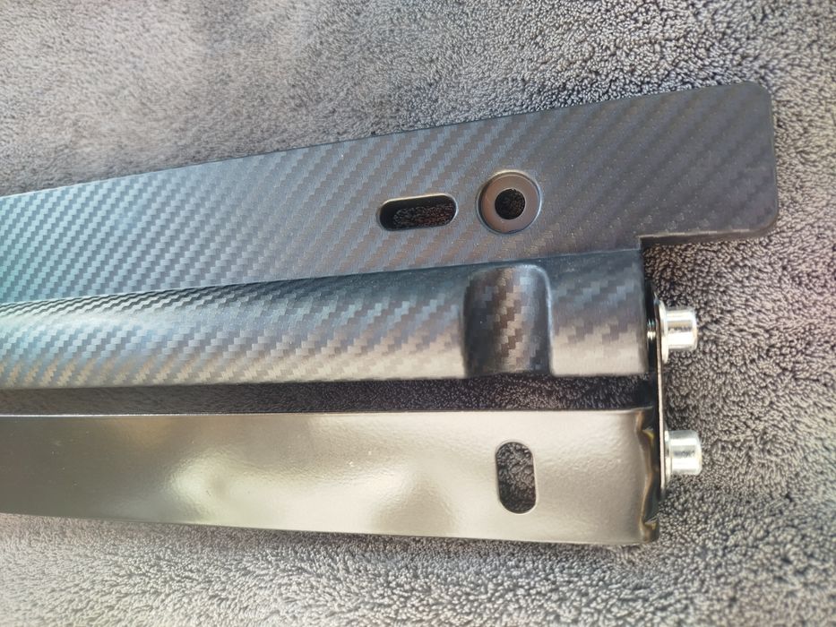 Подиум под номерной знак Авто