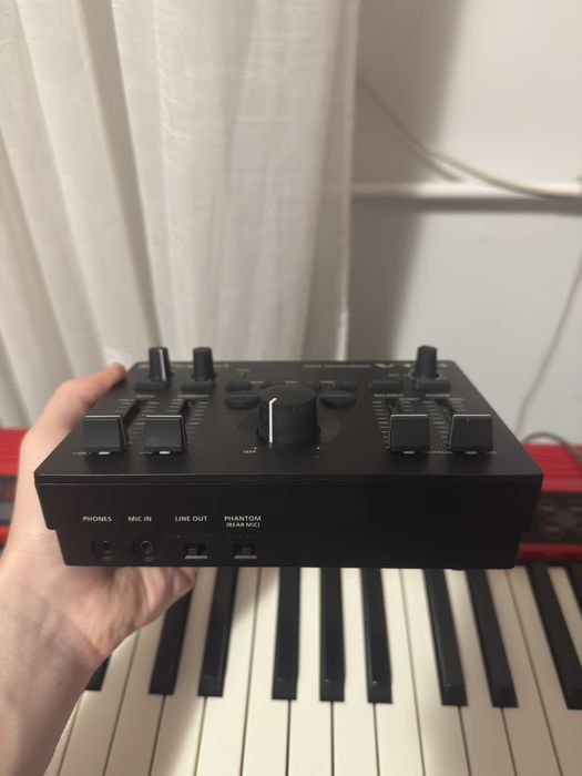 Interfață audio Roland VT-4