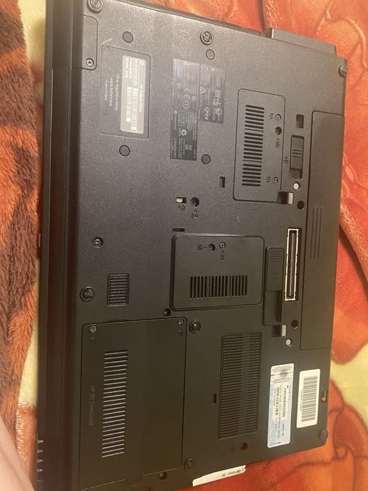 Продавам лаптоп hp без зарядно