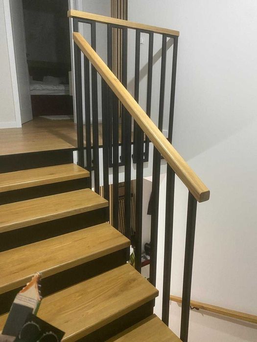 Scara interioara lemn masiv