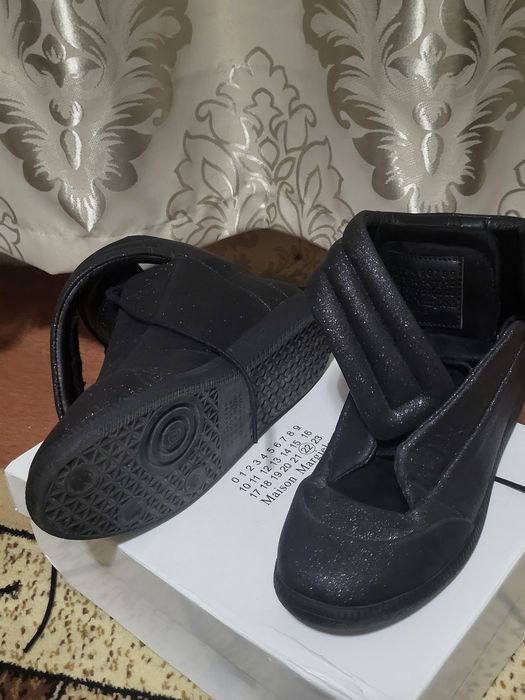 Maison Margiela Future — размер 39, чёрные кроссовки