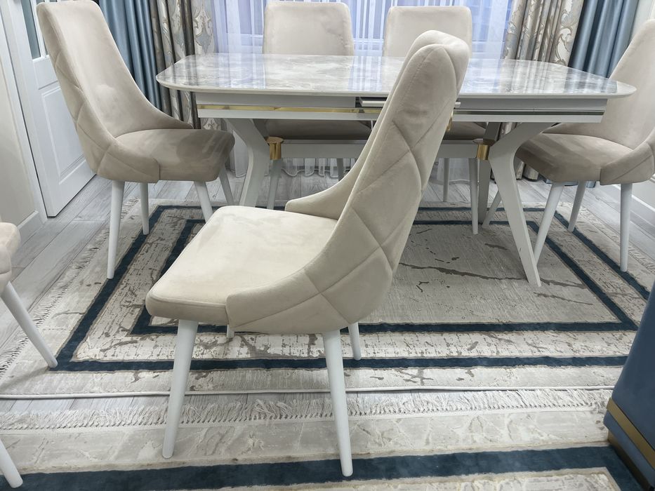 Продам стол и стулья