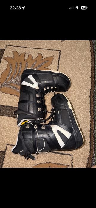 Bootsi Burton Snowboard Marime 42