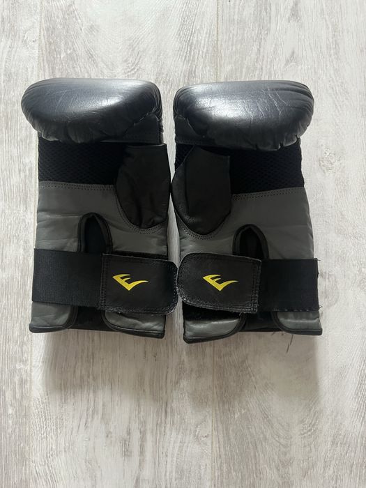 Продаю снарядную перчатку Everlast