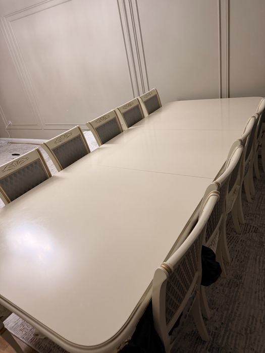 продоём стол и стулья