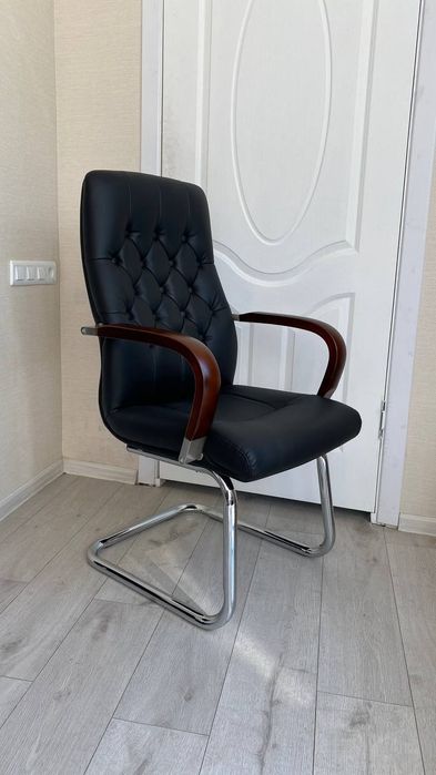 Офисное кресло.  Ofis uchun kreslo