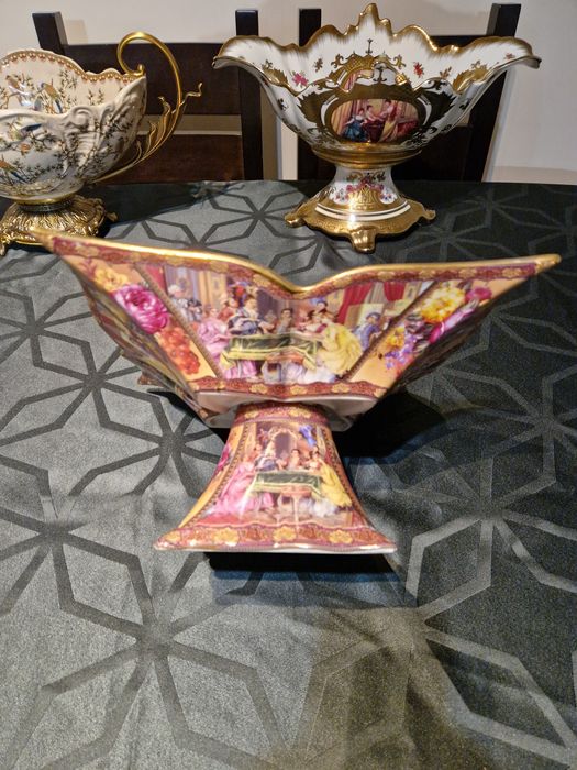 Страхотна голяма антикварна порцеланова фруктиера