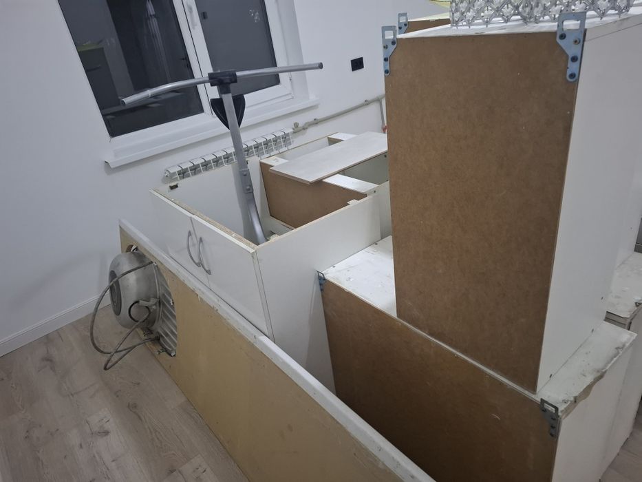 Гарнитур кухонный