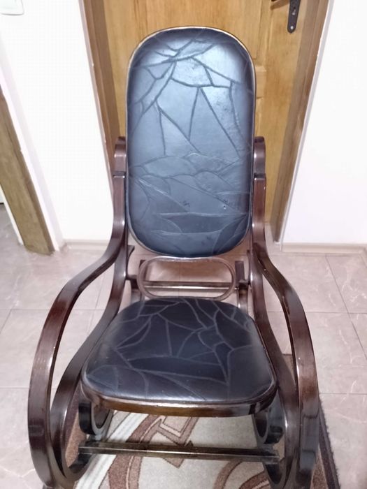 Люлеещ се стол с кожа