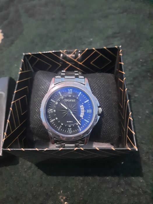 Erkaklar uchun qo'l soati