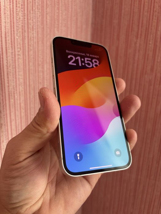 Айфон 13 в хорошем состоянии