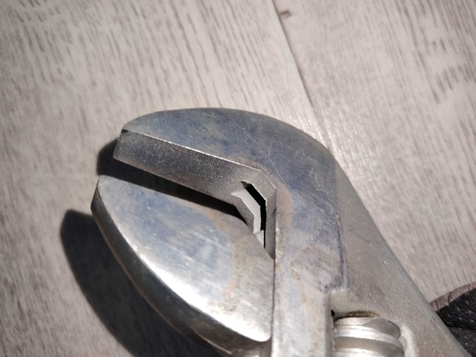 Разводной ключ 46 ключ разводной новый такой нержавеет