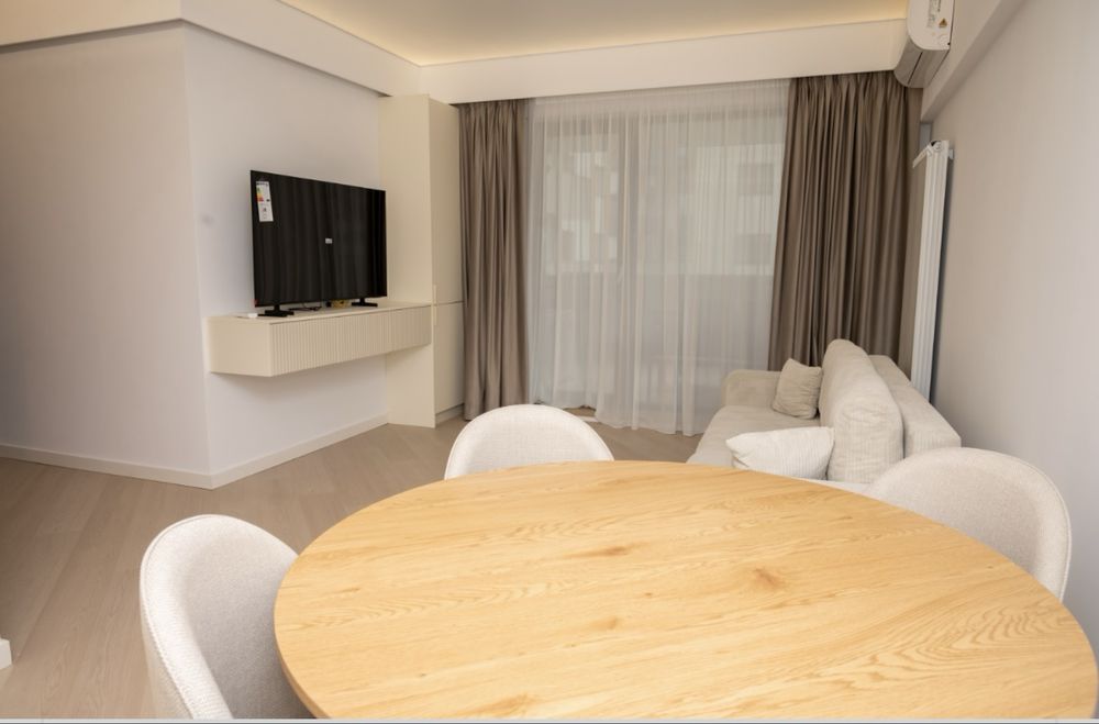 Proprietar inchiriez apartament cu 3 camere Cortina North