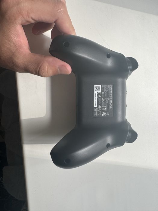 Джойстик SteelSeries Stratus+