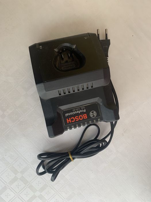 Incarcator Bosch 12v 40 . Bosch GAL 12v-40