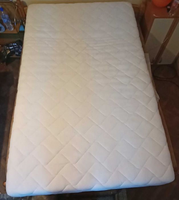Двулицев матрак 120 на 200см.