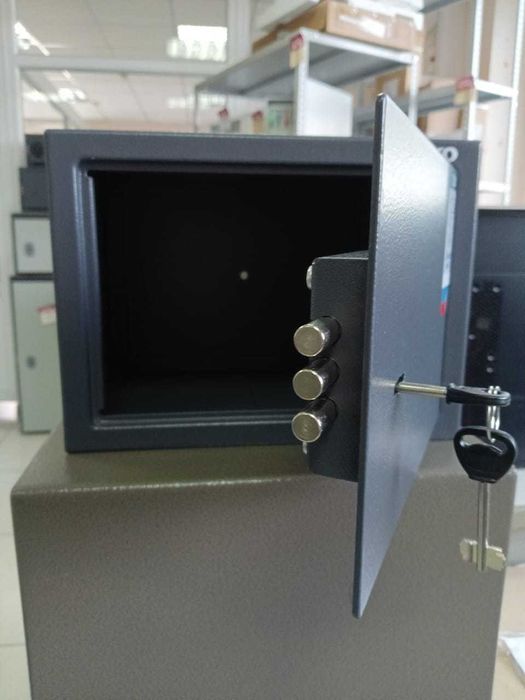 Сейф металлический