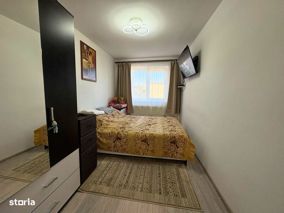 Apartament 2 camere decomandat zona Simeria (lângă piața Dolar)