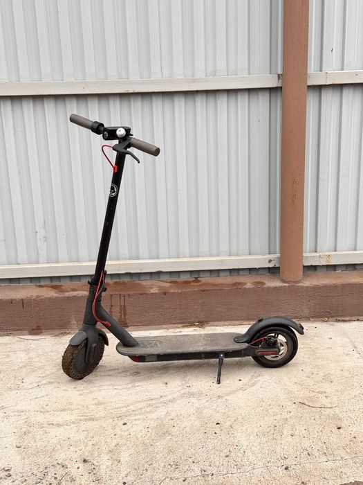 Продам электросамокат xiaomi