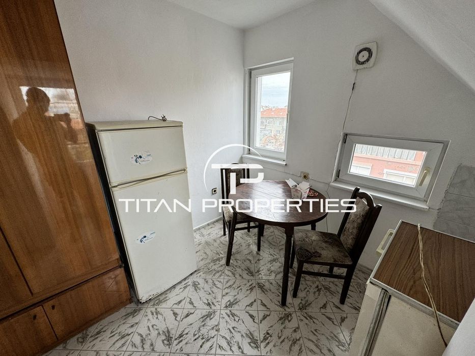 Дава се под наем Двустаен апартамент в Бургас, Център - 50 кв.м за 255 € - Снимка #6