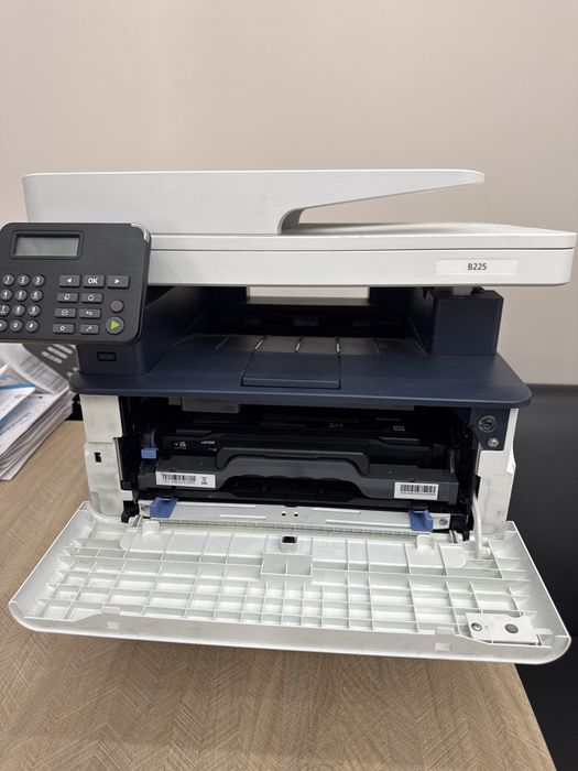Продаётся МФУ Xerox B225