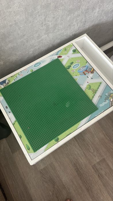 Стол для игры в песок и лего