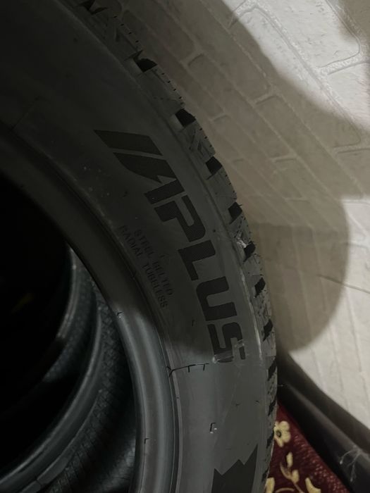 Продам резину APLUS A703 новый