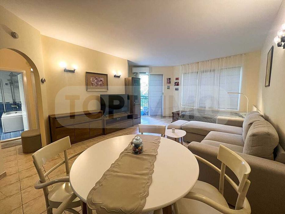 Двустаен апартамент в курортен комплекс Златни пясъци