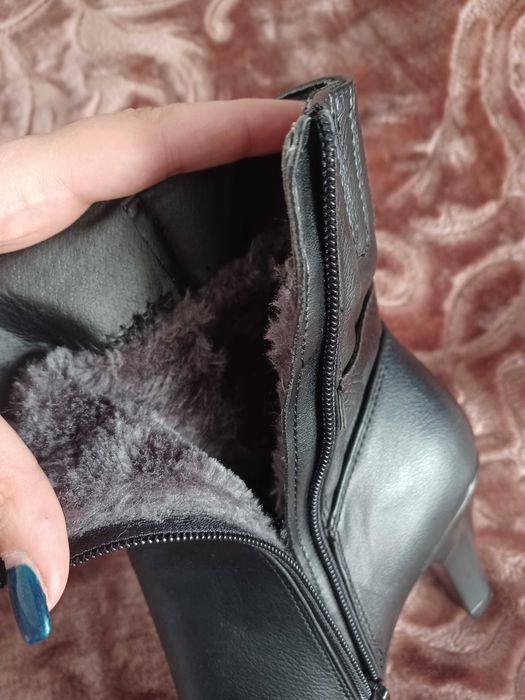 Дамски боти с ток