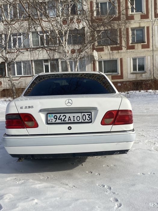 Mercedes-Benz E 230, 1998 года