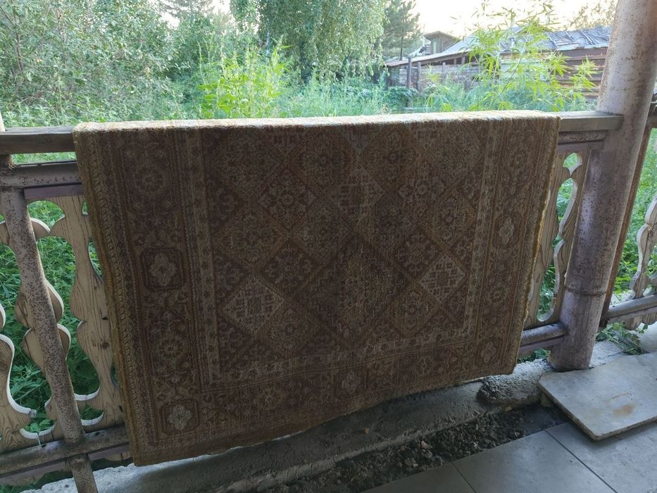 продаем ковры, советские, грязные