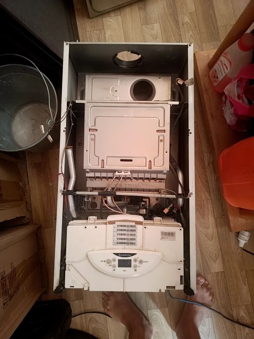 Газовый котел Аристон