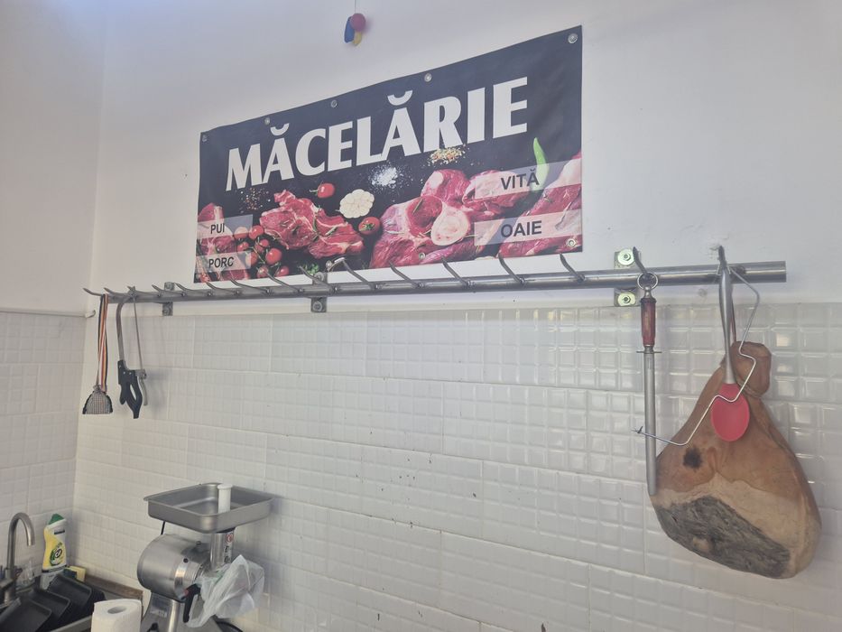 Mașina de Tocat ,Cuier.etc