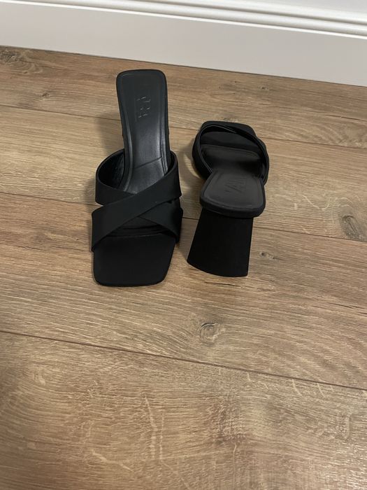 Sandale cu toc, incrucisate Zara